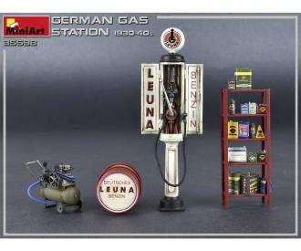 1:35 Ger. Gas Station Set 1930-40 w/Acc.