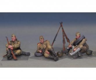 1:35 Fig. Sov. Soldiers take a Break (5)