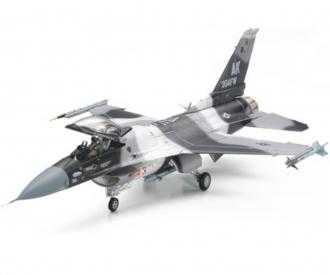 1:48 Lockheed Martin F-16C/N Aggressor Model Kit