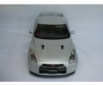 1:8 IXO Nissan GT-R