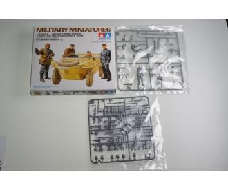 1:35 Fig.-Set Floating Car, plastic assembly kit