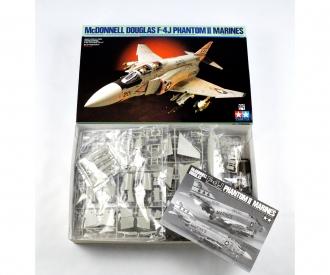 1:32 Mc Donnell Douglas F-4J Phantom II model kit