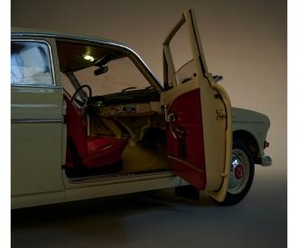 iXO Volvo 122S 1:8 Die-Cast Model Kit