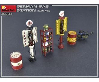 1:35 Ger. Gas Station Set 1930-40 w/Acc.