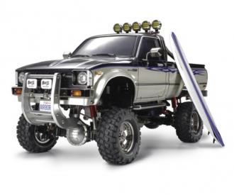Axial scx10 toyota hilux hotsell