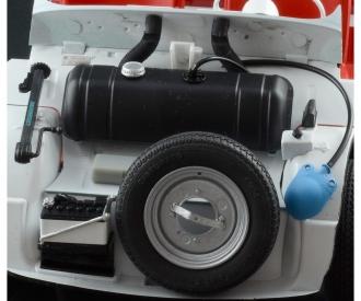 Fiat 500F 1968 Model Kit 1:12 with Opening Parts