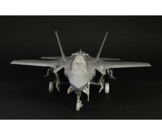 Italeri Lockheed F-35A Lighting II Model Kit