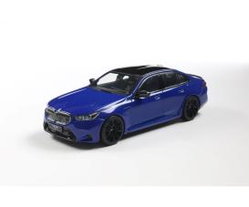 1:43 BMW G90 M5 Sedan Marina Bay blue