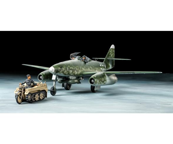 1:48 Me262A-2A m. Kettenkraftrad (2)