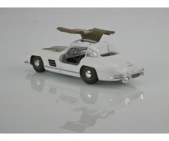 1:24 Mercedes Benz 300SL Flügeltürer