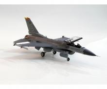 1:72 US F-16CJ Fighting Falcon, plastic model kit