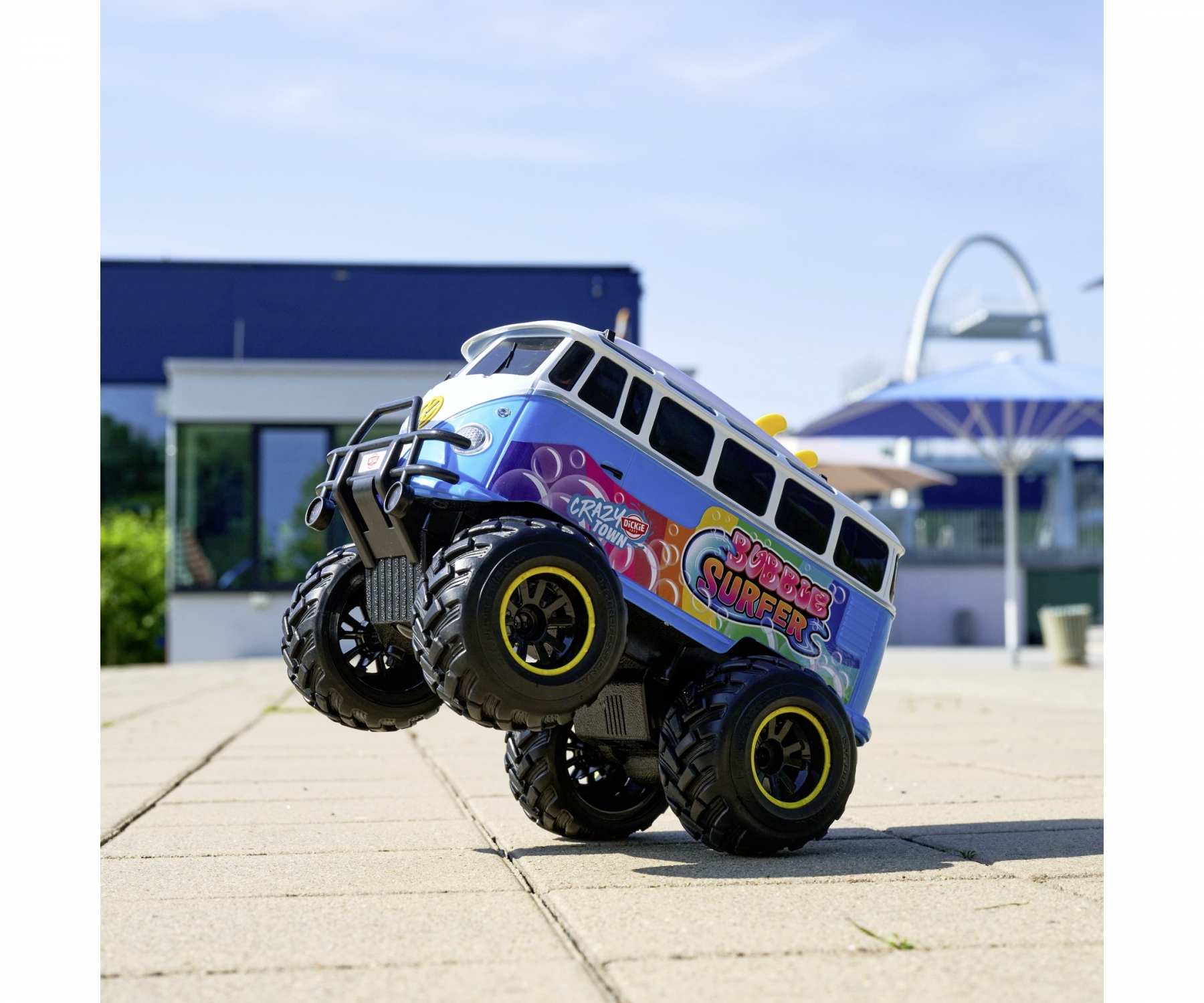 Chub City Volkswagen Bus ラジオコントロール　動作未確認 Jada Toys RC VW Chub City Mini Bus - YouTube
