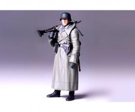 1:16 WWII Figur Dt.Soldat m.Mantel u.MG