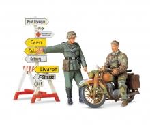 1:35 Diorama-Set Motorrad m.Wegwei.(2)