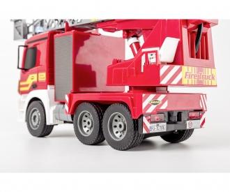 1:20 Mercedes-Benz Pompiers avec échelle pivotante 100% RTR