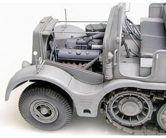 1:35 Ger. SdKfz.9 Famo 18to Halftrack(8)