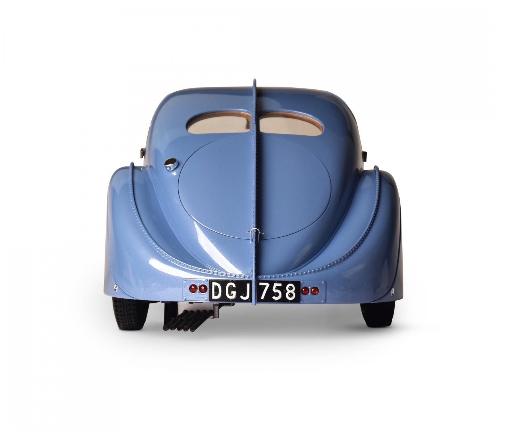 Buy 1:8 IXO Bugatti 57 SC online | Carson