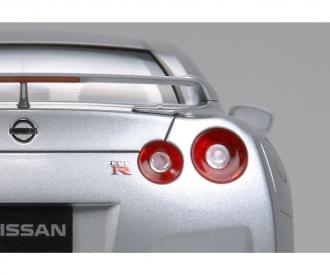 1:24 Nissan GT-R Streetversion, model kit