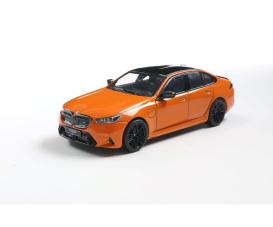 1:43 BMW G90 M5 Sedan Fire orange III