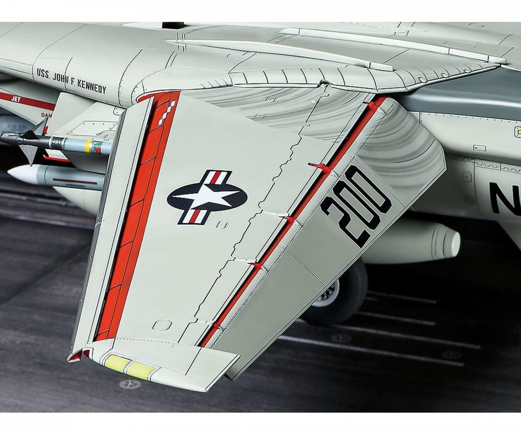 1:48 Grumman F-14A Flzg-Trägerstart Spä. online kaufen | Tamiya