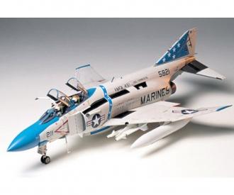 1:32 Mc Donnell Douglas F-4J Phantom II model kit
