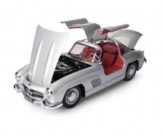 iXO Premium Collectables Mercedes 300 SL 1:8 Model