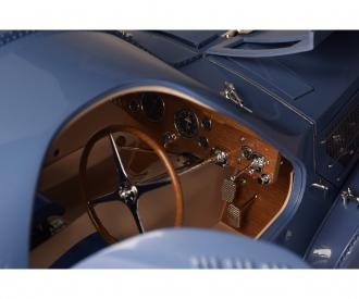 iXO Premium Collectables Bugatti 57 SC Model Car