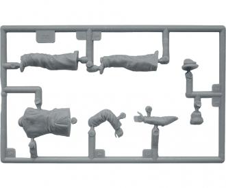 1:35 Fig. Tram Personal m. Fahrgäst. (5)