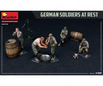 1:35 Fig. Ger. Soliders at Rest (5) SE