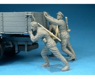 1:35 GAZ-AAA Mod. 1943 Camion de transport (5)