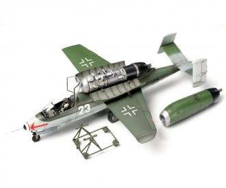 1:48 Heinkel He162 A-2 Salamander, aircraft kit