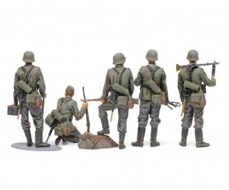1:35 German Infantry Mid-WWII, figure assembly kit