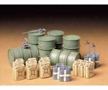 1:35 Diorama-Set Ger.Barrel & Jerry Can, model kit