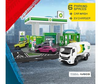 Petrol Station BP + 1 Vehicle