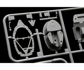 1:32 Supermarine Spitfire Mk.XVIe, model kit