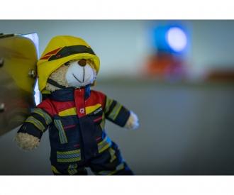 Ours en peluche pompier Rosenbauer, 30 cm