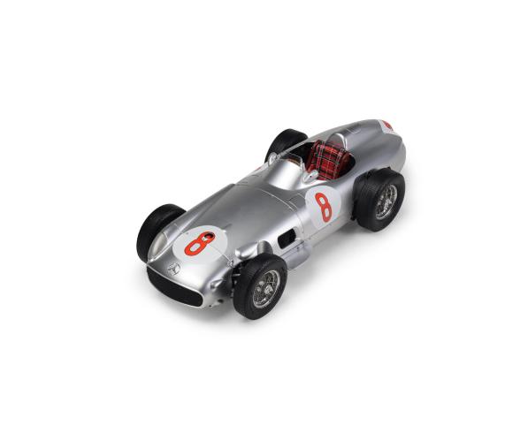 1:8 IXO Mercedes W196 Silver