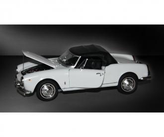 Alfa Romeo Giulietta Spider 1300 Model Kit 1:24
