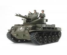 1:35 US M42 Duster, plastic model kit, 3 figures