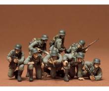 1:35 German Panzer Grenadiers, figure model kit