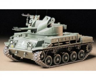 1:35 US M42 Duster, plastic model kit, 3 figures