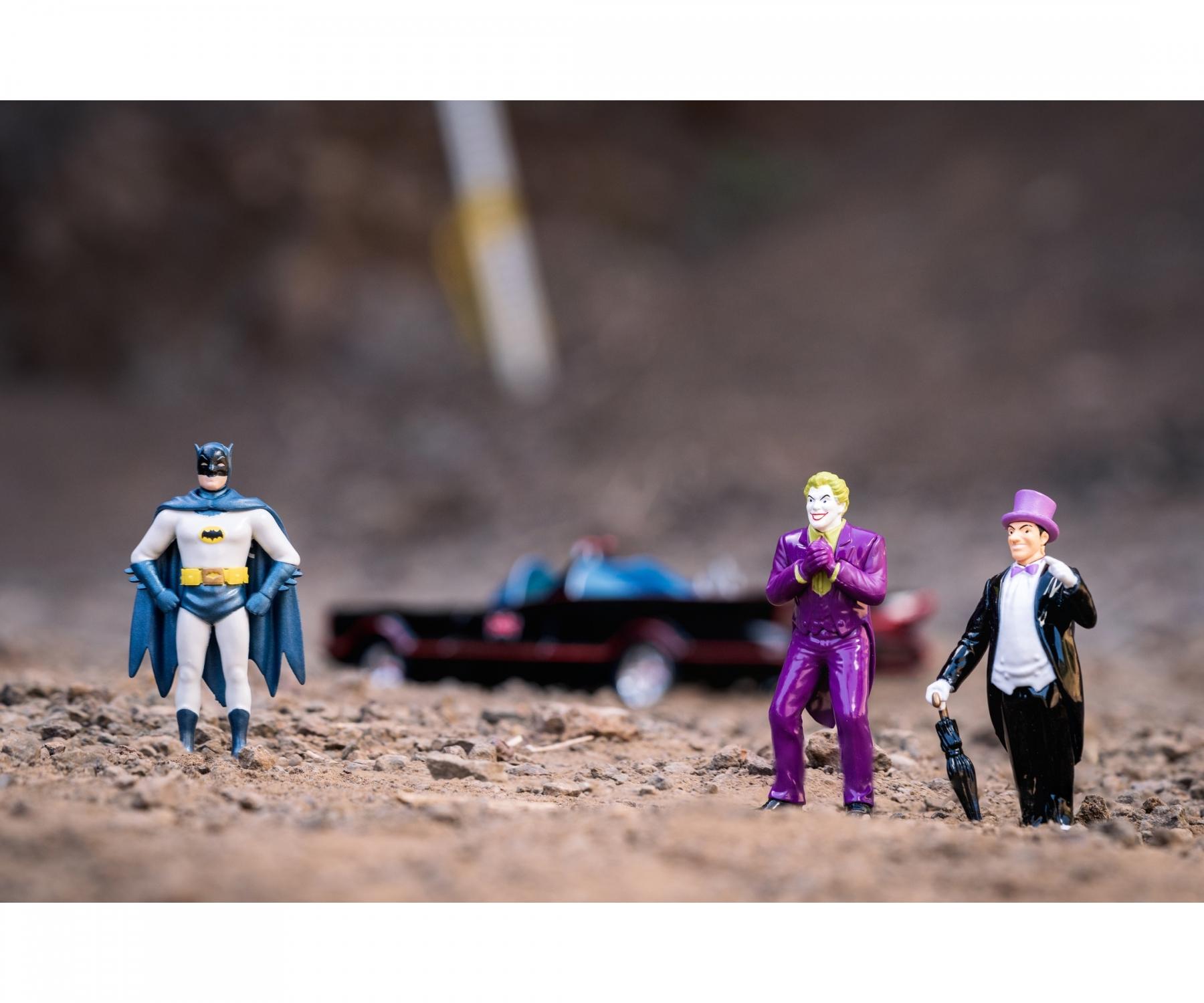 Jada Toys Batmobil 1:32 Mit Batman-Figur – Detailgetreues Die-Cast Modell Aus Der TV-Serie
