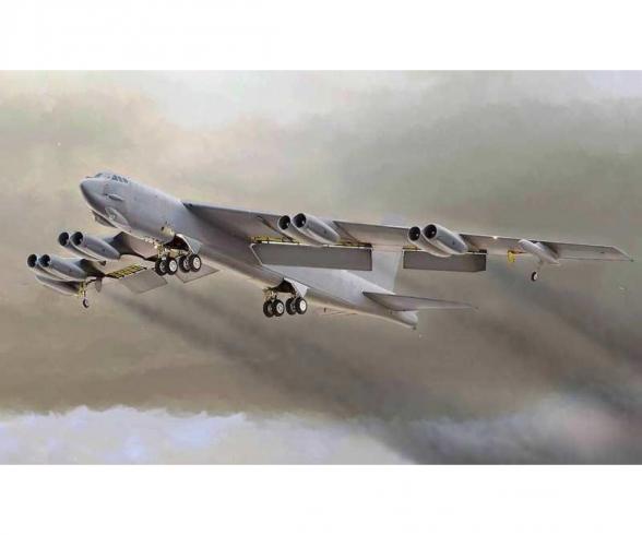 Italeri B-52G Stratofortress Model Kit 1:72