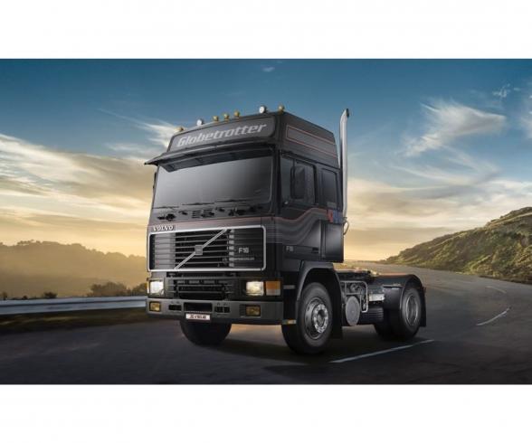 VOLVO F-16 Globetrotter model kit 1:24