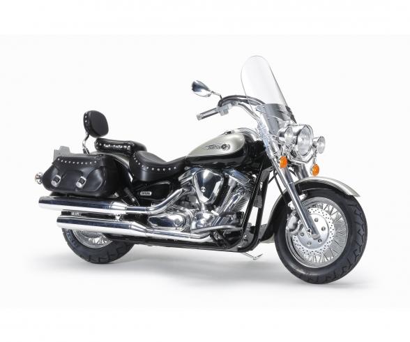 1:12 Yamaha XV1600 RoadStar Custom, model kit