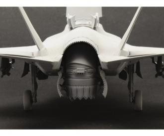 Italeri F-35B Lightning II Model Kit 1:48