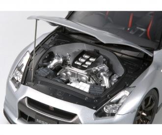 1:24 Nissan GT-R Streetversion, model kit
