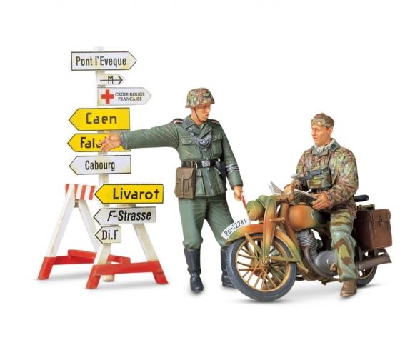 1:35 Diorama-Set Motorrad m.Wegwei.(2)