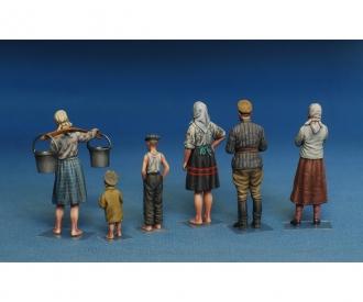 1:35 Fig. Soviet Villagers (6)