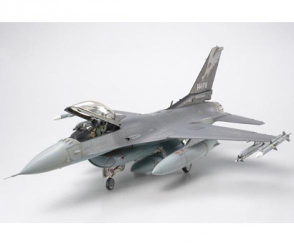 1:48 Lockheed Martin F-16C Block 25/32 model kit